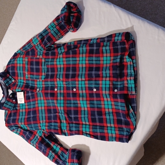 CROWN & IVY KIDS BOYS XL PLAID RED, NAVY, GREEN BUTTON UP NWT - Picture 1 of 4